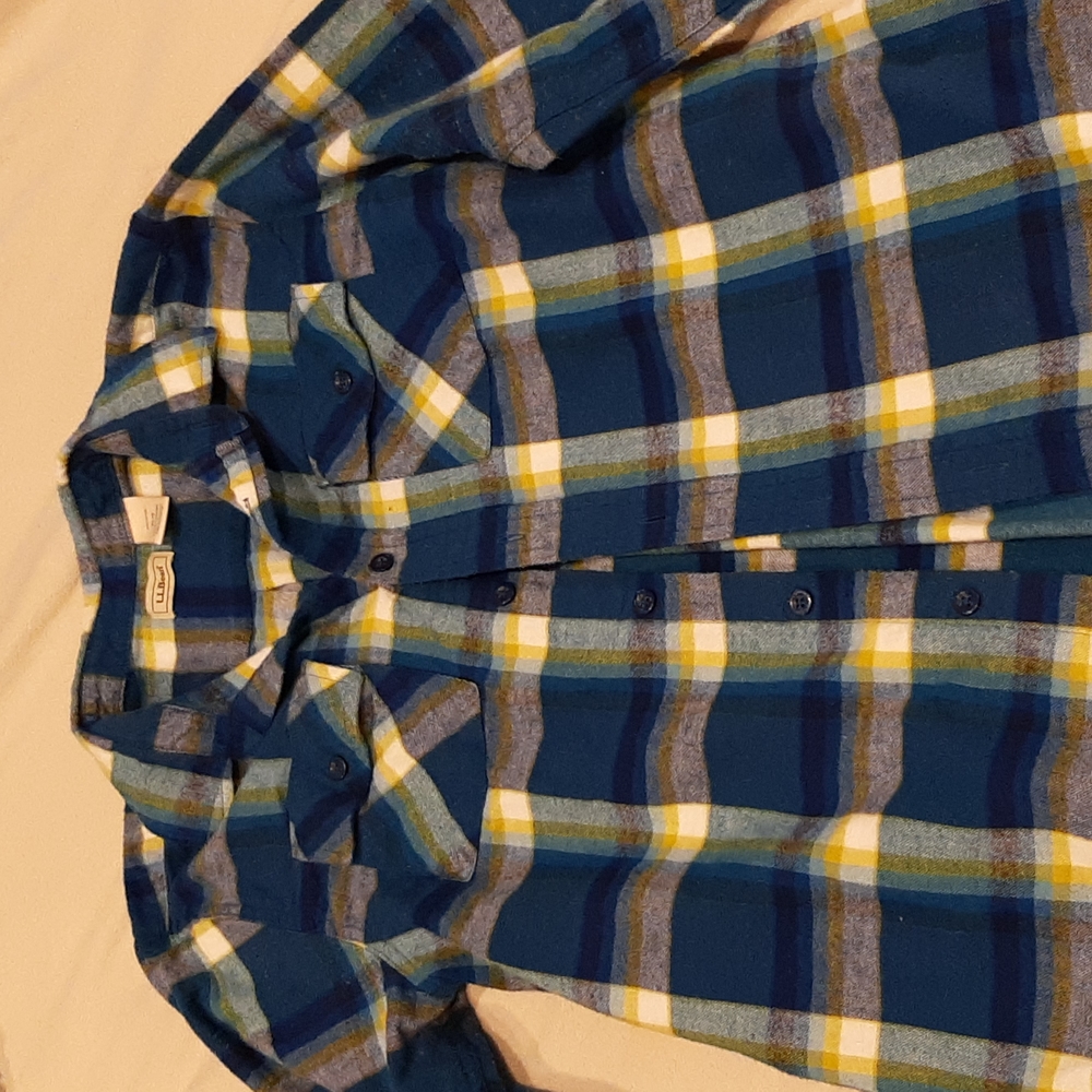 LL Bean Long sleeve cotton fannel shirt. thick material, not that thin